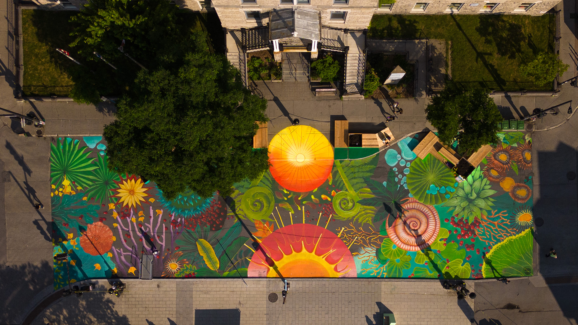 Une fresque monumentale qui célèbre la nature et la beauté