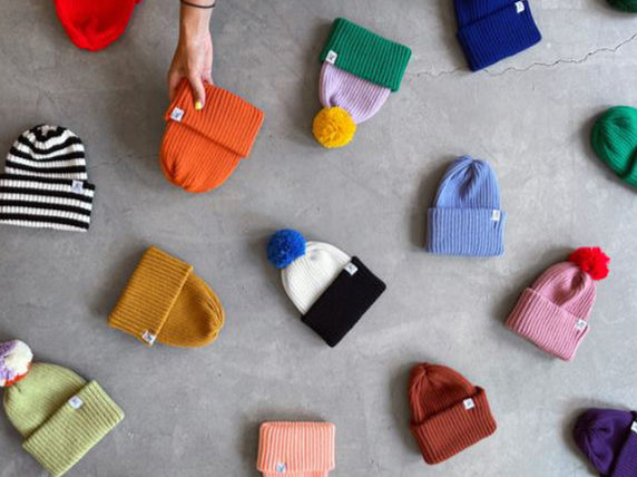 Tuques et bonnets sur l'Avenue